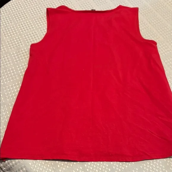 Red Sleeveless Top - Picture 11 of 12